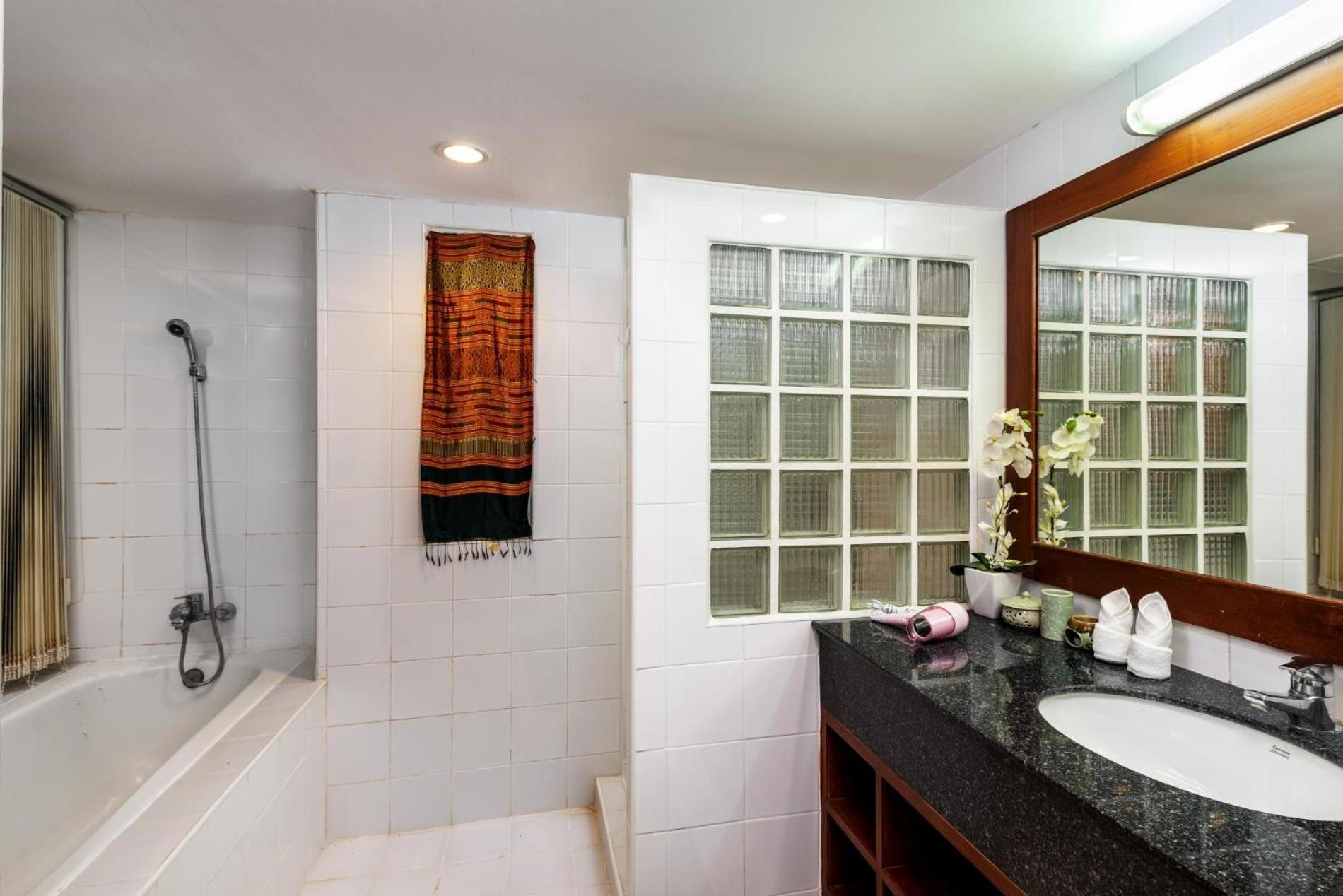 The Sands 2 Bedroom Apartment Naiharn Nai Harn ภายนอก รูปภาพ